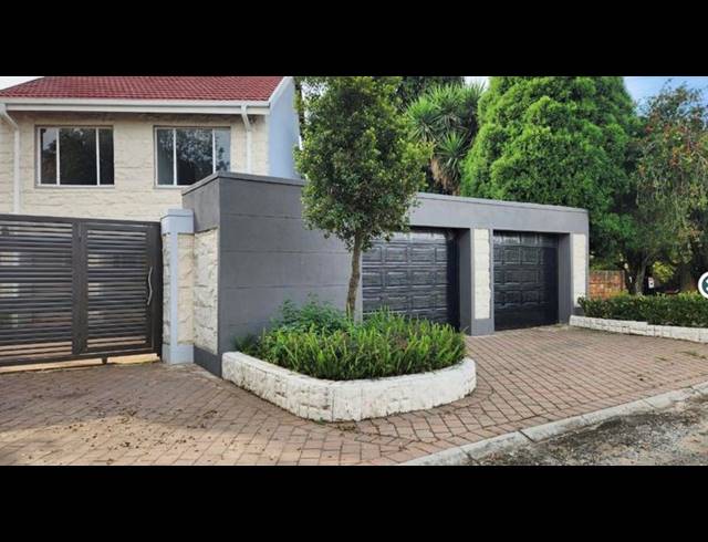6 BEDROOM HOUSE FOR SALE IN GLEN MARAIS